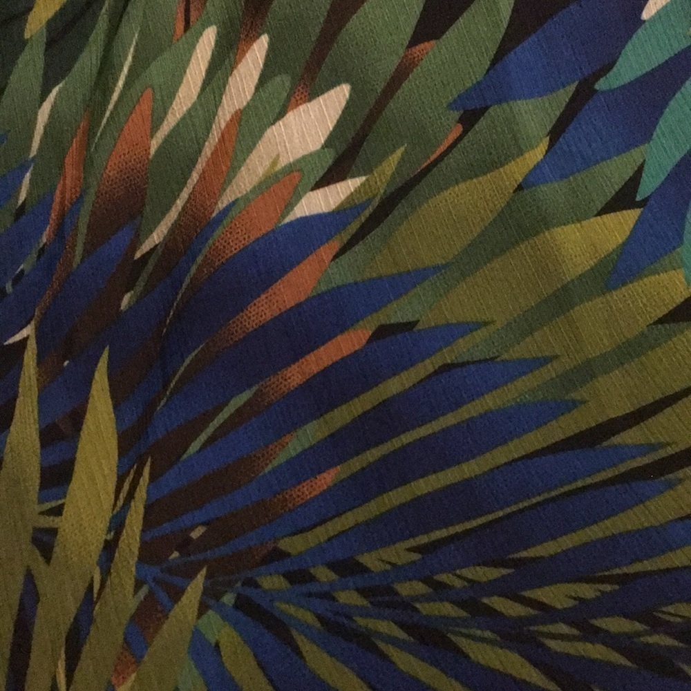 Spense Floral/Leaf Patterned Top - Picture 11 of 11